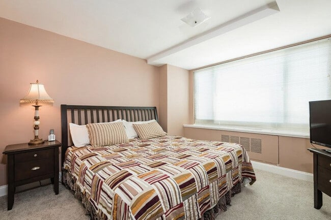 Photo - 1011 Arlington Blvd Unidad ID674P