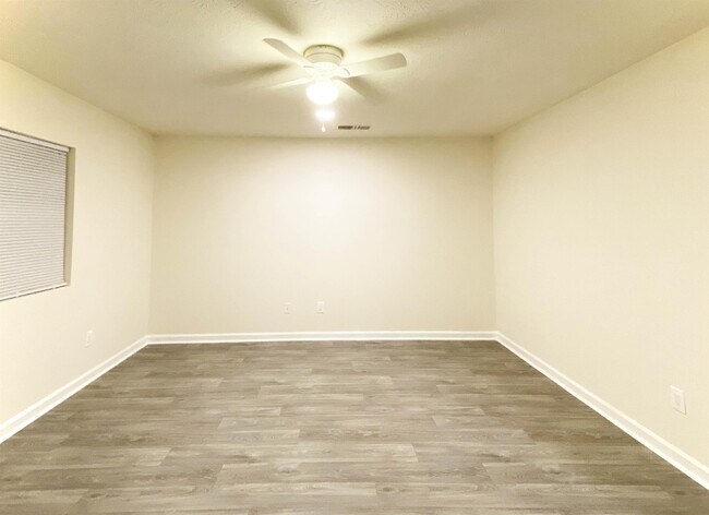 Photo - 846 School Rd