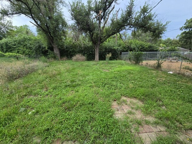 Building Photo - Charming 3 bed 1 bath! Rental