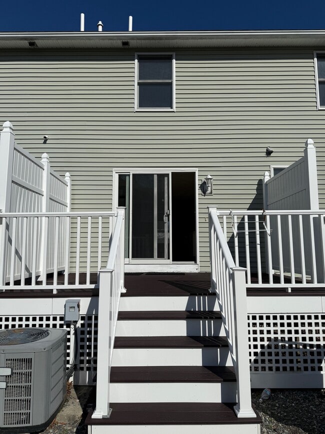 Photo - 1066 Main St Unidad A