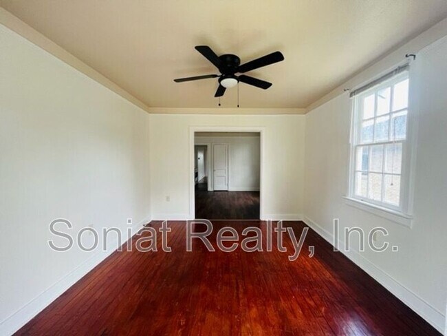 Photo - 2129 Mandolin St