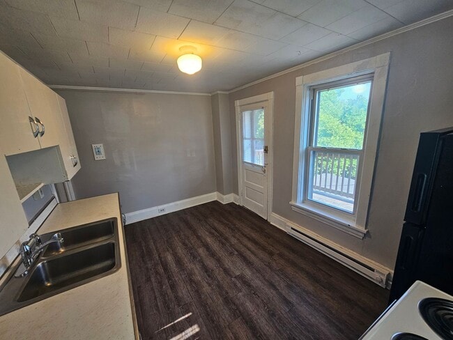 Photo - 2534 Derry St Unit 2