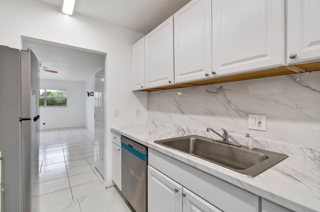 Photo - 500 SW 2nd Ave Unidad 211