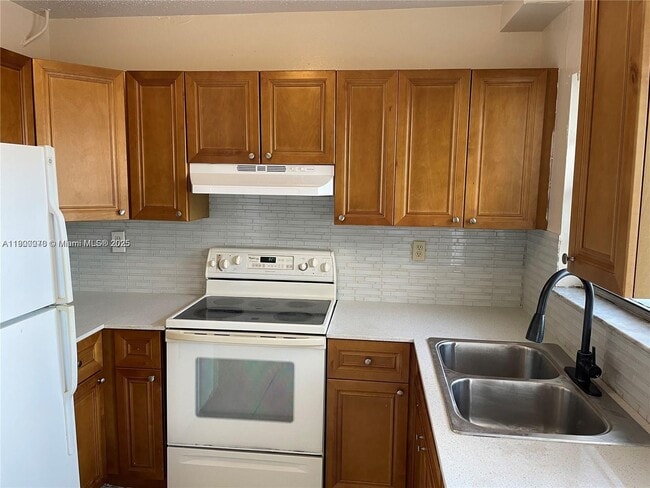 Photo - 2244 Madison St Unidad 9