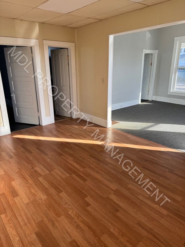 2 Bedroom 1 Bathroom - 2 Bedroom 1 Bathroom House