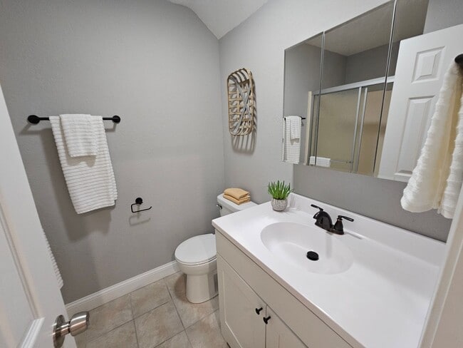 Photo - 1416 Maple Ln