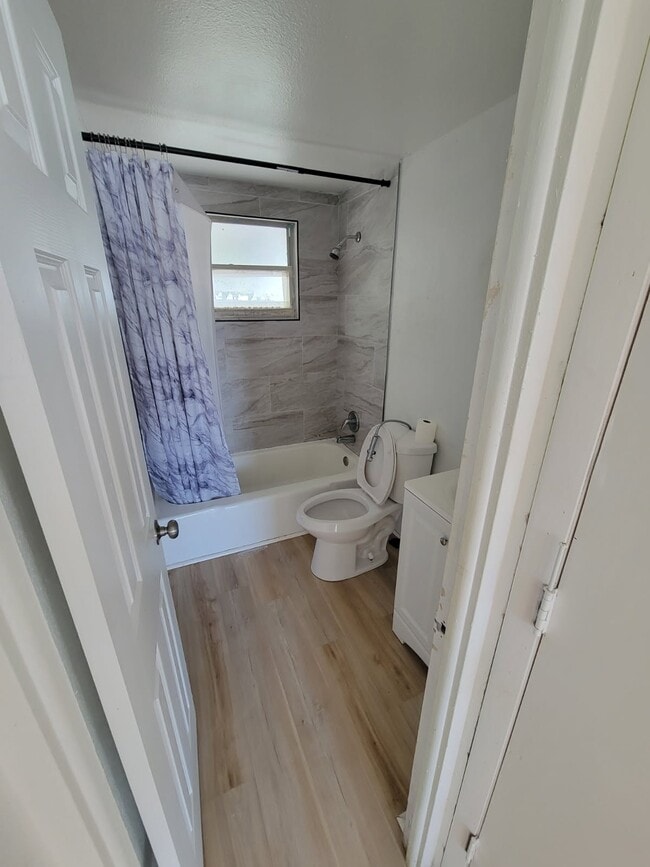 Photo - 410 11th Street Dr W Unidad 410-C