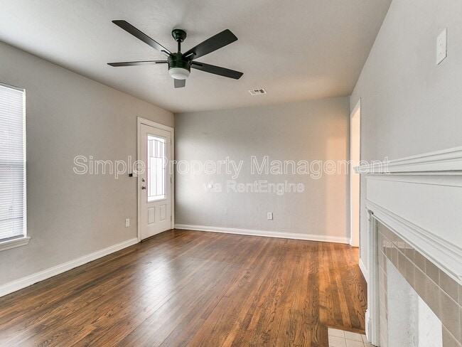 Photo - 512 W Lockheed Dr