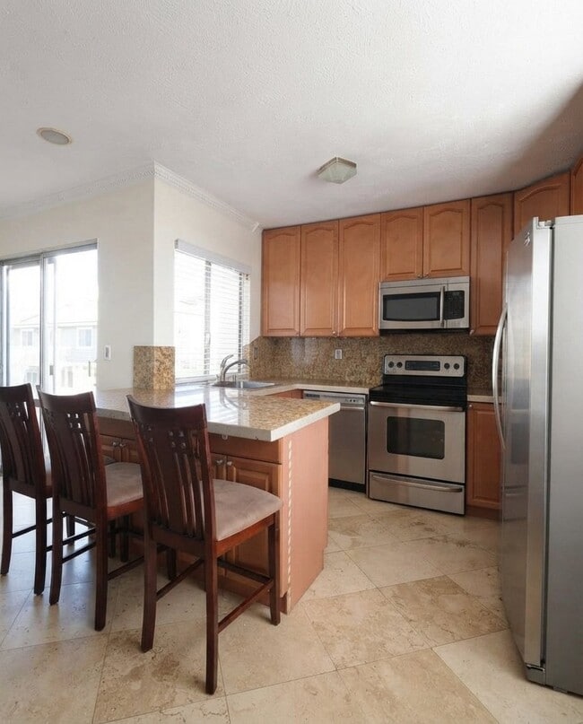 3246 Ashford St Unit D