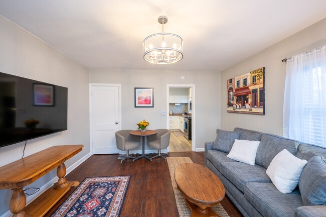 Photo - 1120 N Dearborn St