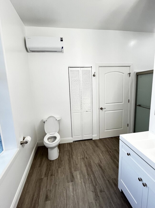 Photo - 119 N Main St Unidad 1191/2