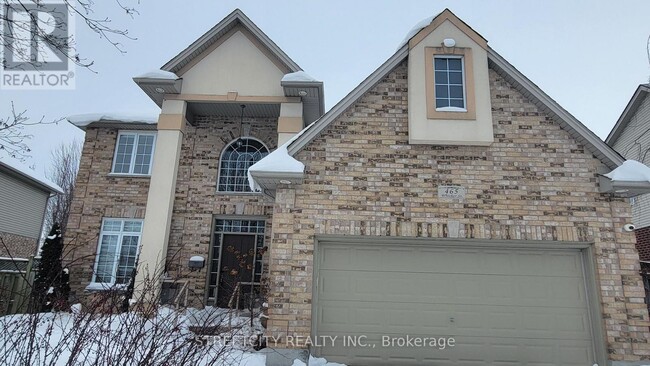 Photo - 465 Whisker St