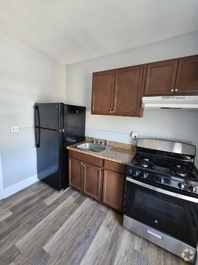Building Photo - 468 Main St Unit 5 Rental