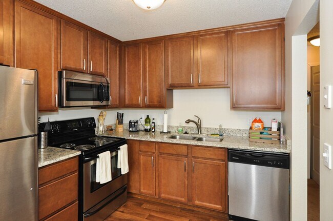 Photo - Summer Creek Apartments