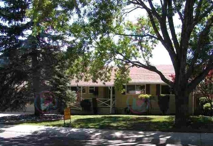 Photo - Spacious 6-Bedroom Home Near UNR with Backyard & Modern Kitchen