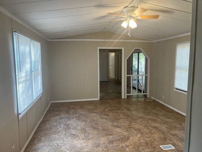 401 Griffin Rd