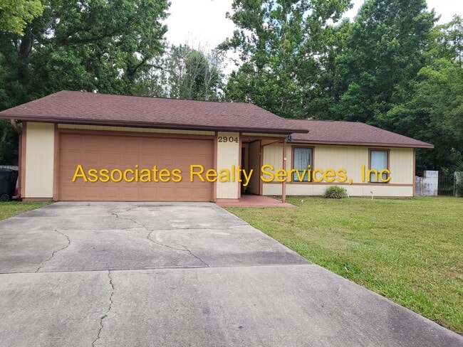 Building Photo - Nice 3 bedroom House! Great for families! ...
