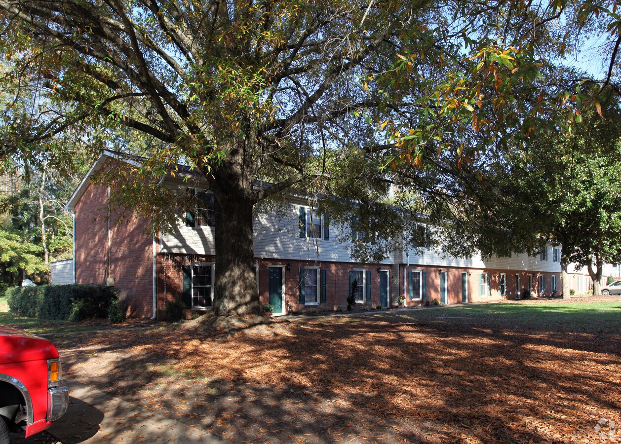 Photo - Civitan Courts