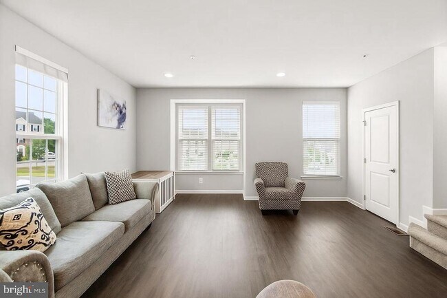 Photo - 5758 Barts Way