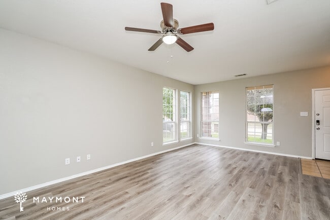 Photo - 1025 Maidenhair Ln