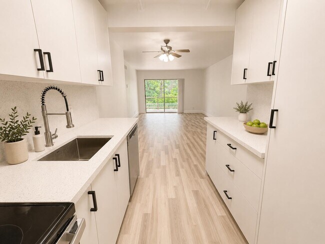 610 NW 13th St Unit 210