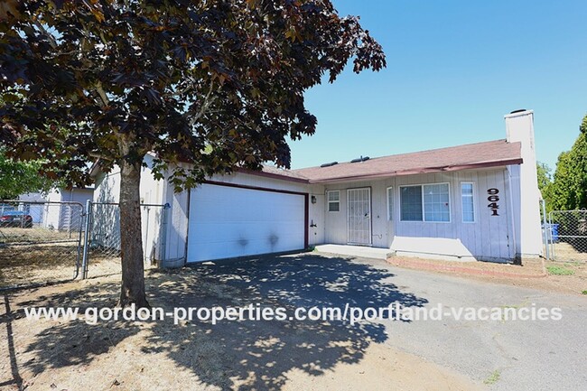 Building Photo - SE Schiller St - ranch style 3 bedroom home