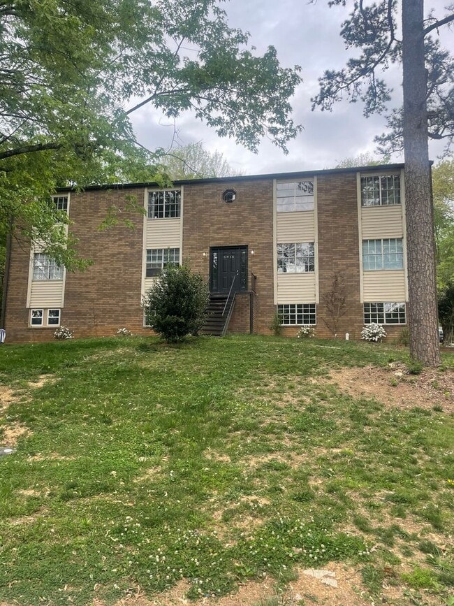 Building Photo - 5816 Sanford Rd
