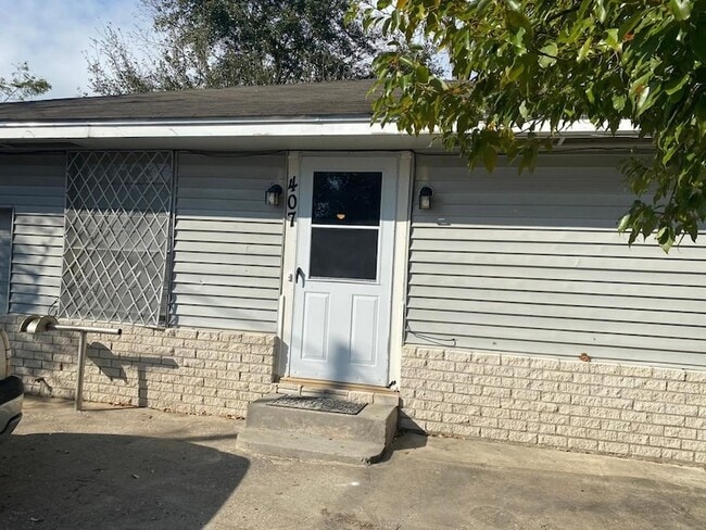 Photo - 407 E Homan Ave