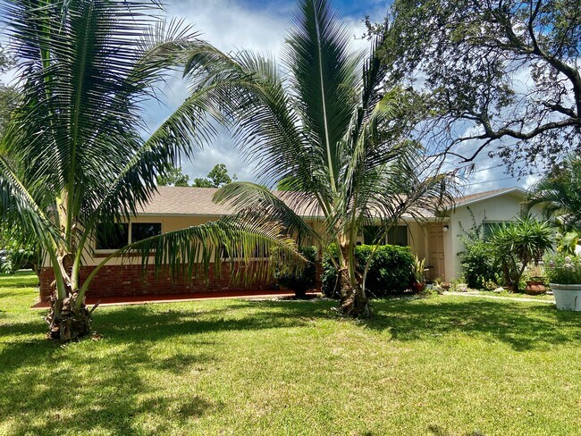 Photo - 3901 NE 5th Ave Unit B