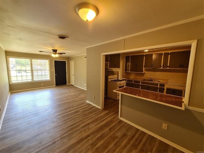 Photo - 1128 Karen Rd