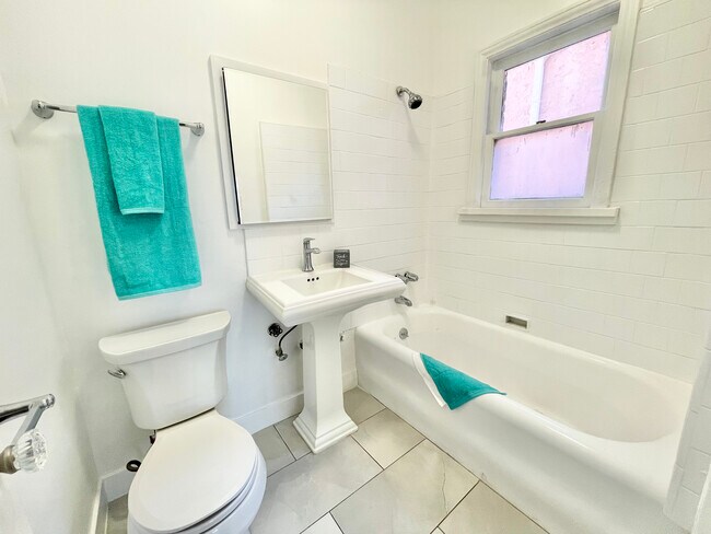 Photo - 1247 Ingraham St Los Angeles, CA 90017 Unit 205