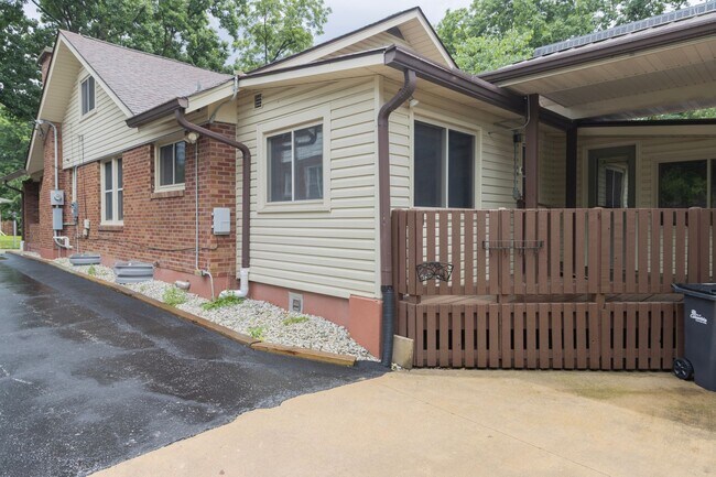 Photo - Spacious 4BR Bungalow: Historic Old Southwest w/ Screened Porch & Car Port