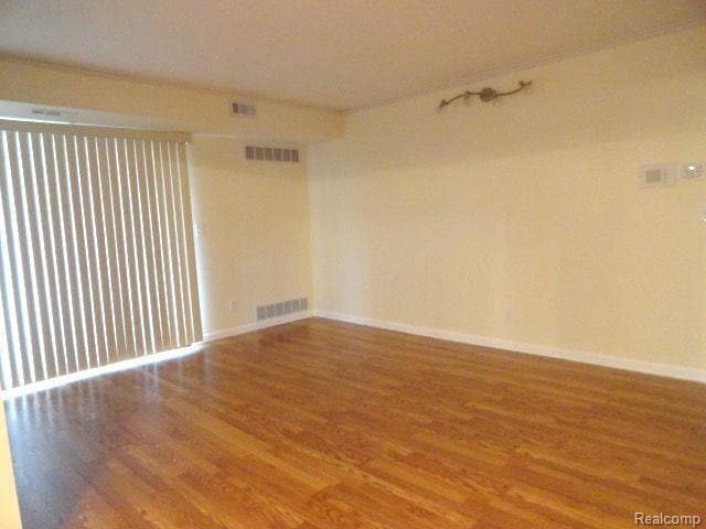 Photo - 250 E Thirteen Mile Rd Unit 10