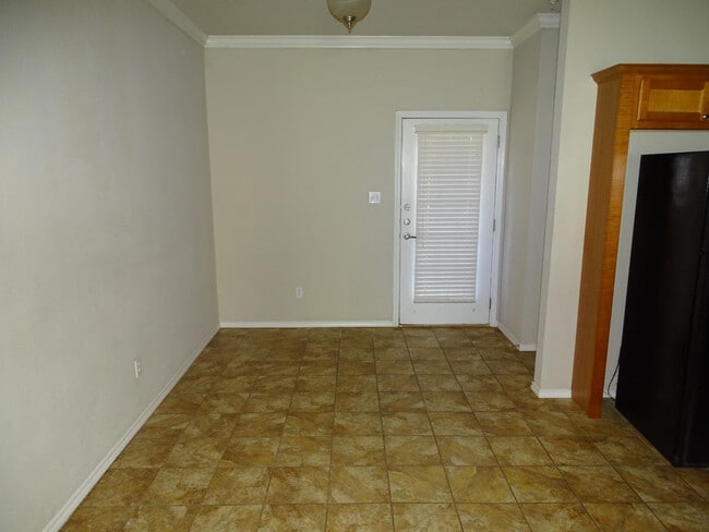Photo - 2106 Main St Unit APT 5