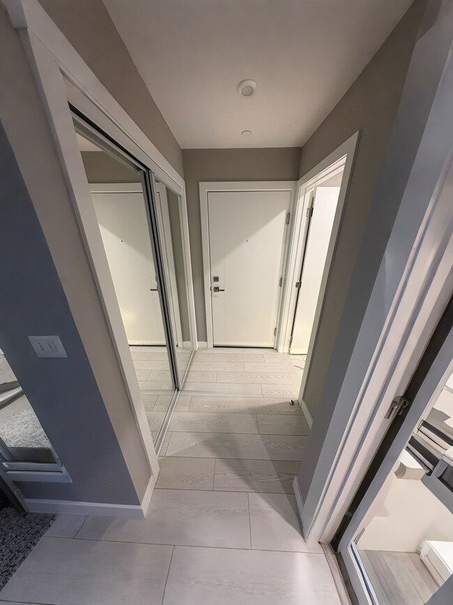 Photo - 310-615 15 Ave SW