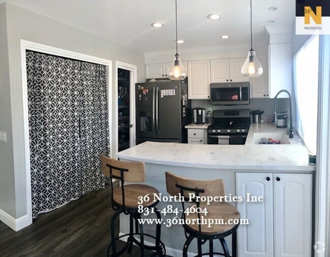 Building Photo - Remodeled 3 bed/2 bath Sunny Creekside Con... Rental