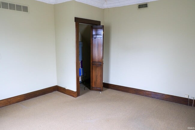 Photo - 207 E 4th St