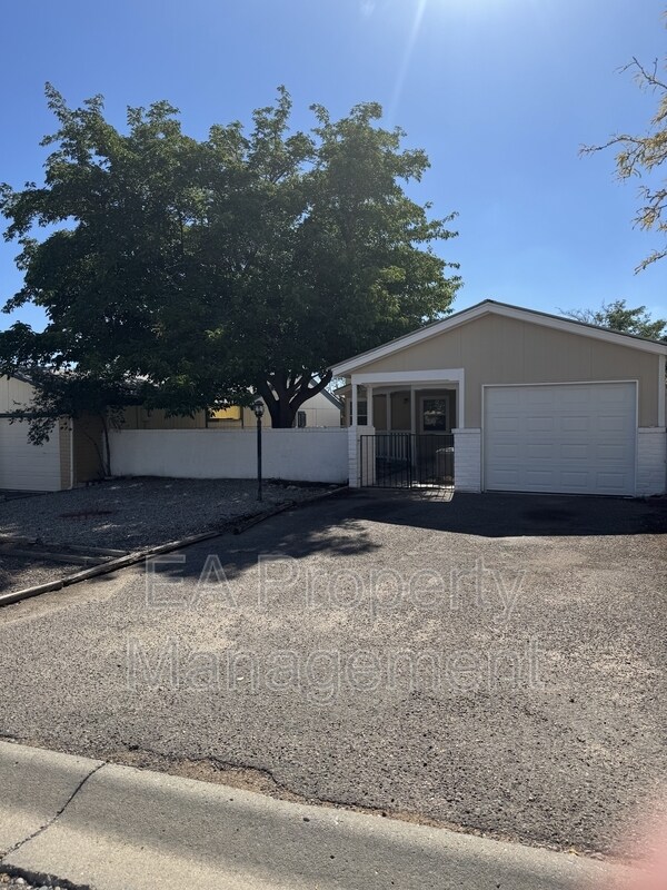Photo - 4830 Aquamarine Dr NE