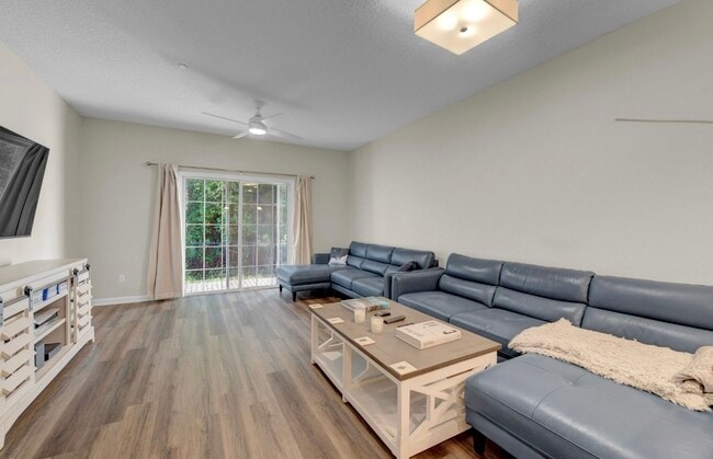 Photo - 11287 Estancia Villa Cir