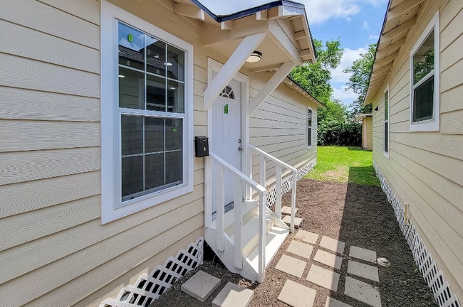 Building Photo - 3824 Lila St