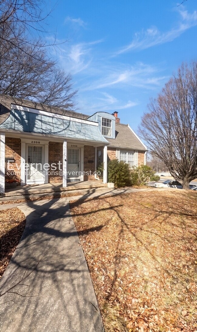 Building Photo - 2356 S Crysler Ave