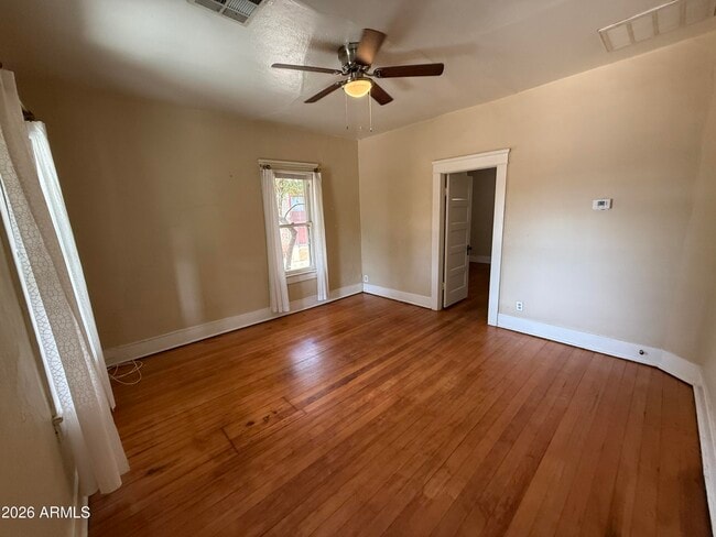Photo - 2015 N 10th St