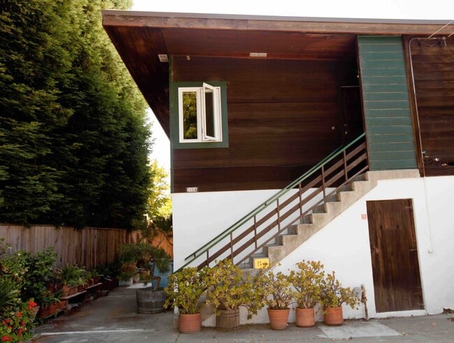 Building Photo - M2416 Unit A