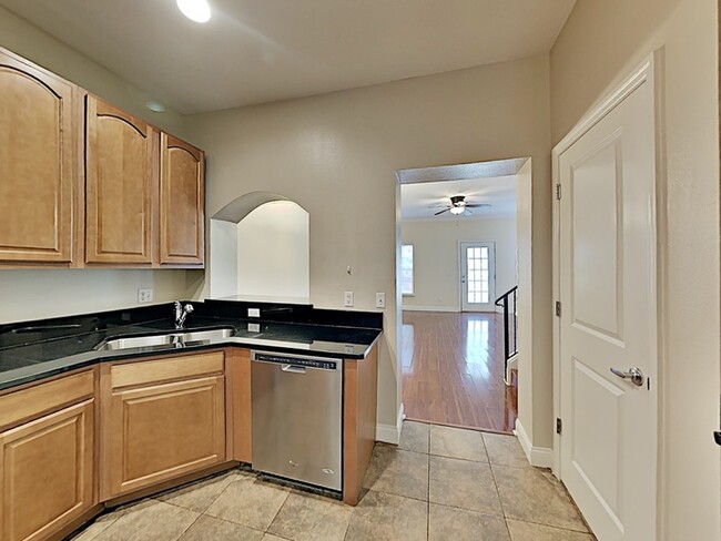 Photo - 1210 Catherine St