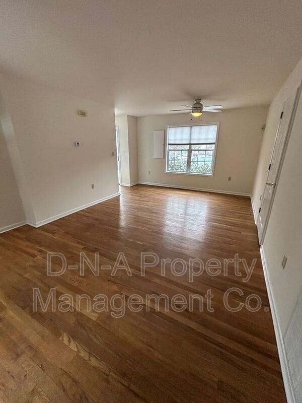 Photo - 201 Walnut Grove