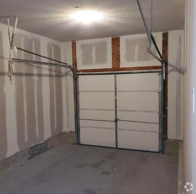 Building Photo - 425d Hawthorne Blvd Rental