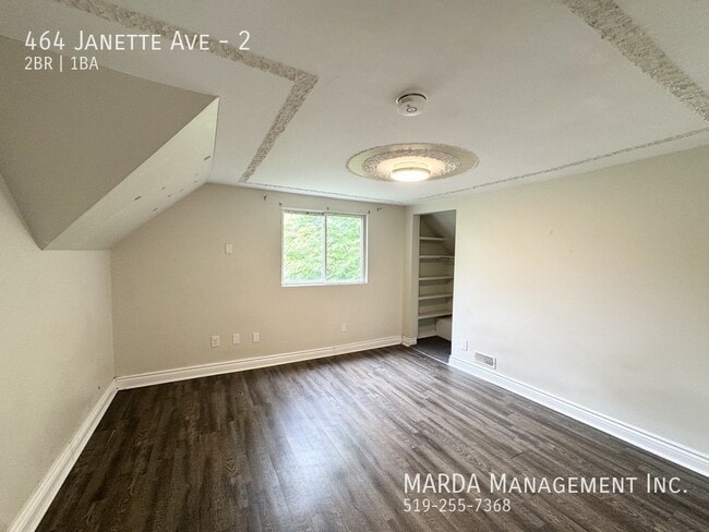 Building Photo - COZY 2 BED/1 BATH UPPER Unit 2