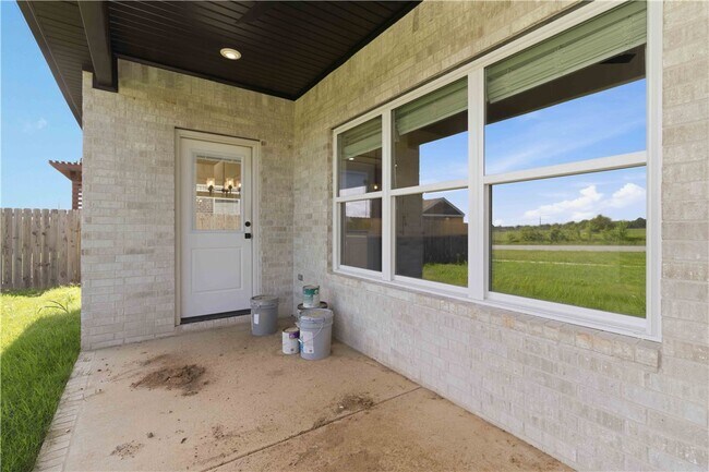 Photo - 970 Trestle Ln