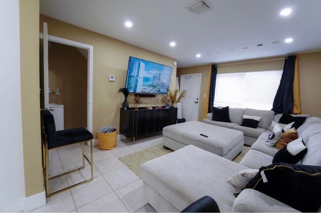 Photo - 6611 Winfield Blvd