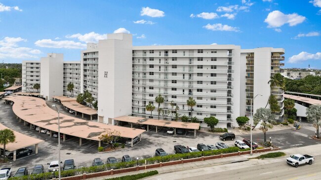 Photo - 2731 NE 14th Street Causeway Unit 919